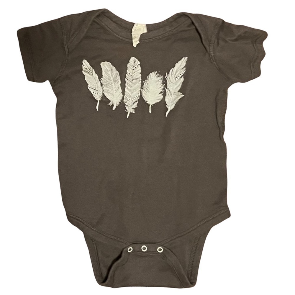 𝅺Rabbit Skins Onesie Size 18M